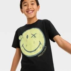 Boys' Short Sleeve Oversized Graphic T-Shirt with Smiley Face - art class™ Black